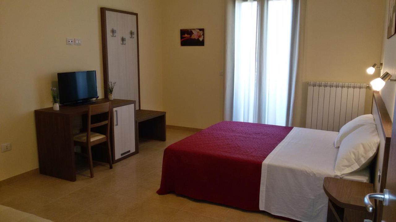 B&B Hotel Helios Uggiano La Chiesa Zewnętrze zdjęcie