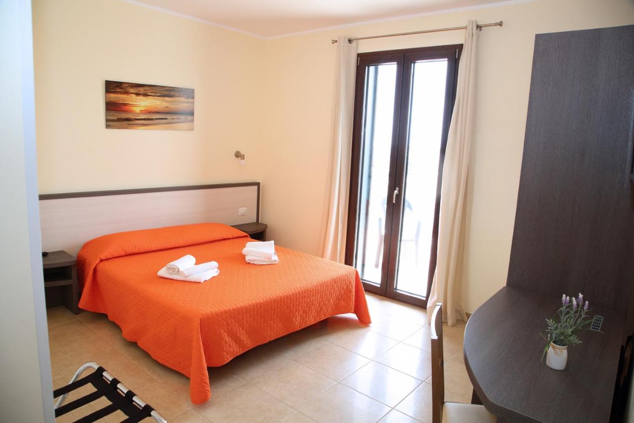 B&B Hotel Helios Uggiano La Chiesa Zewnętrze zdjęcie