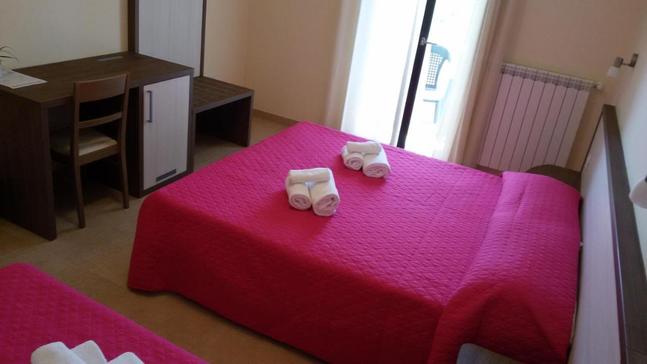 B&B Hotel Helios Uggiano La Chiesa Zewnętrze zdjęcie