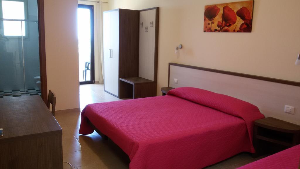 B&B Hotel Helios Uggiano La Chiesa Zewnętrze zdjęcie